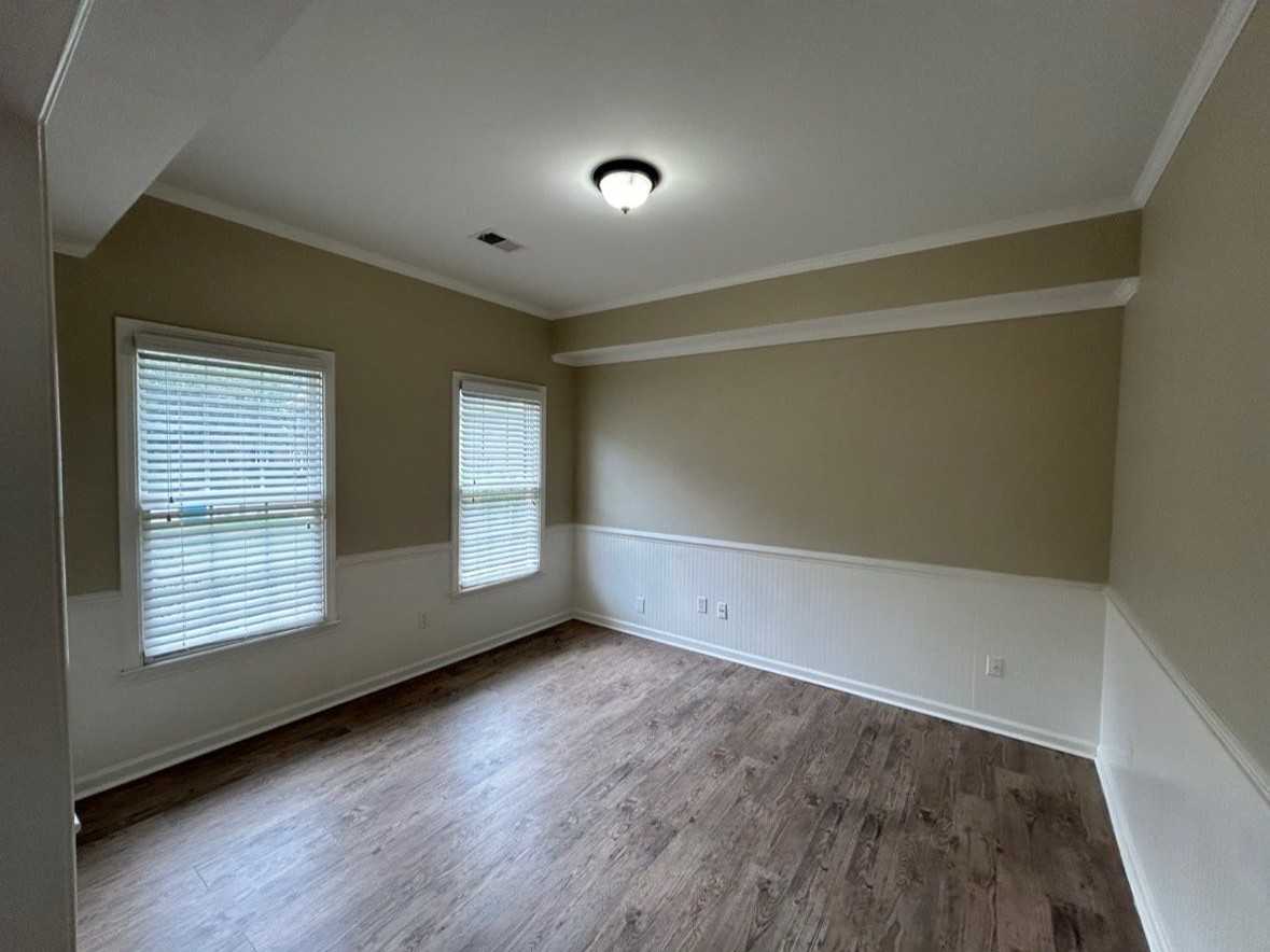 4390 Beacon Hill Dr Sw #18 - Photo 6 of 9