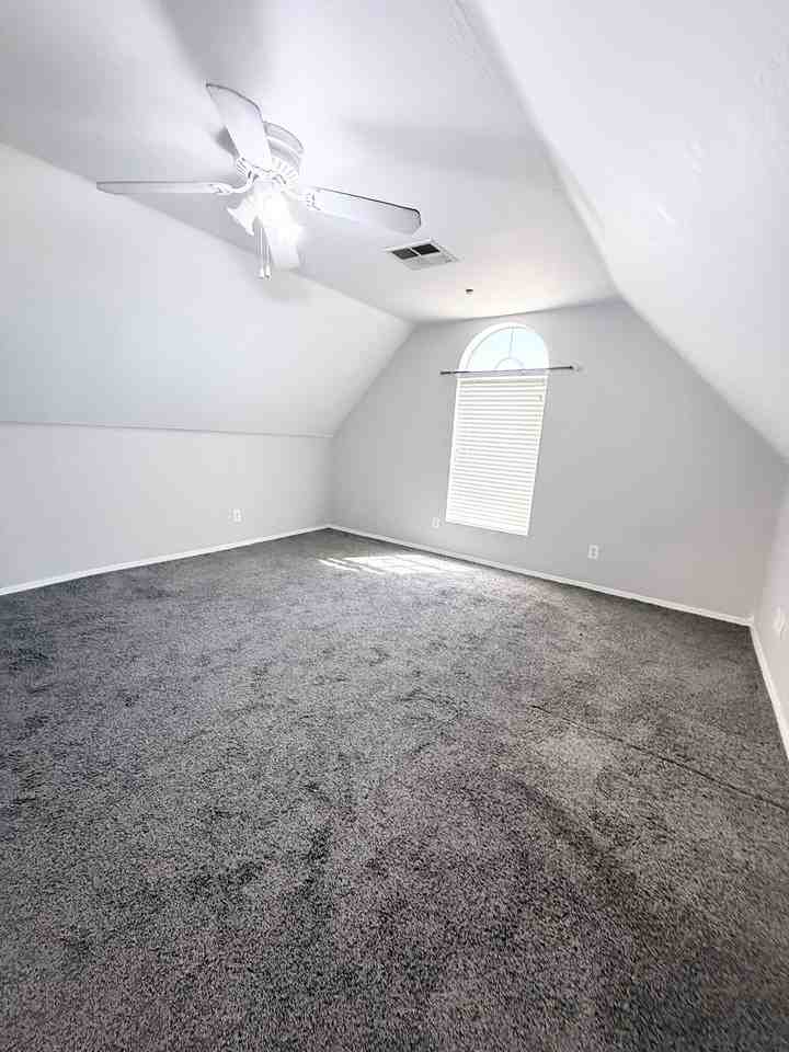 2428 N 101st Ave - Photo 4 of 12