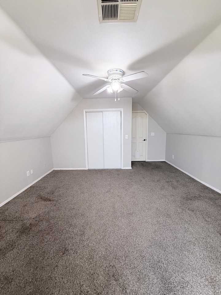 2428 N 101st Ave - Photo 6 of 12