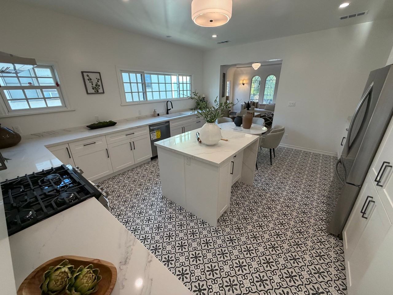 351 S Detroit St #4 - Photo 5 of 20