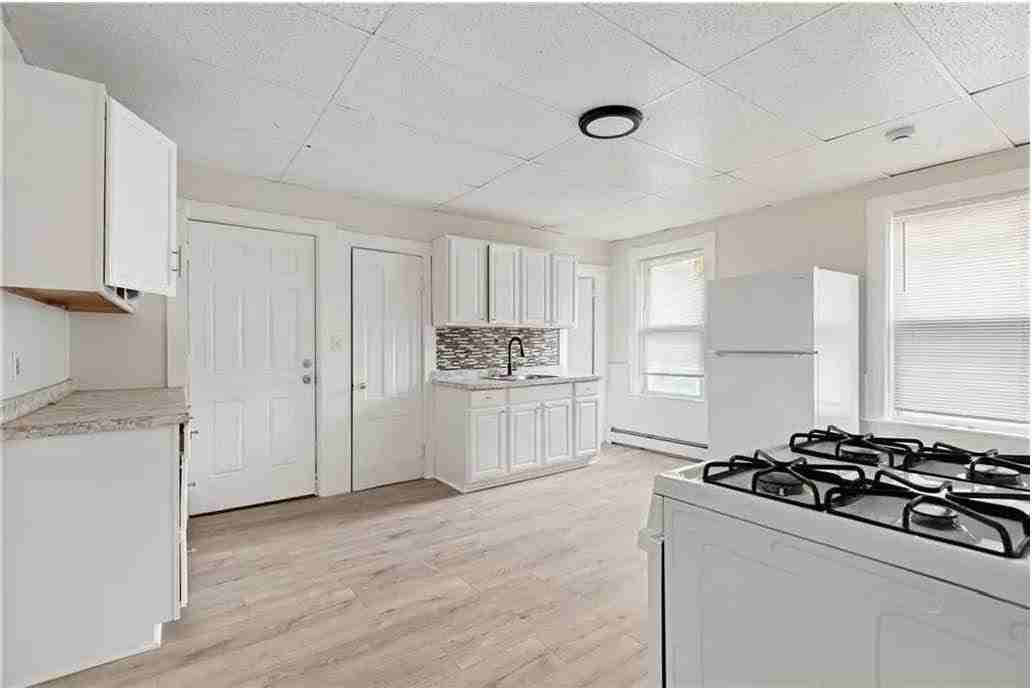 411 Rathbun St #2 - Photo 3 of 10