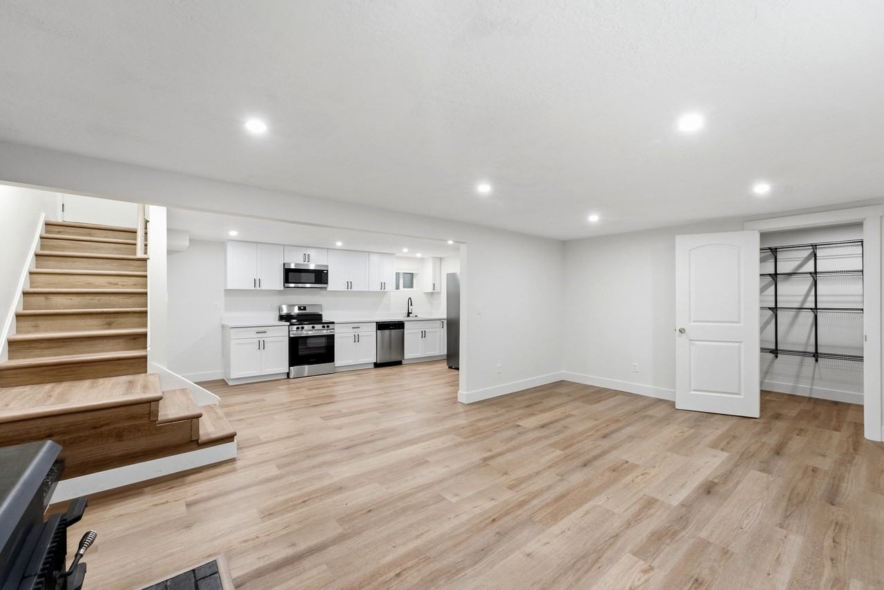 8284 Se - Photo 4 of 15