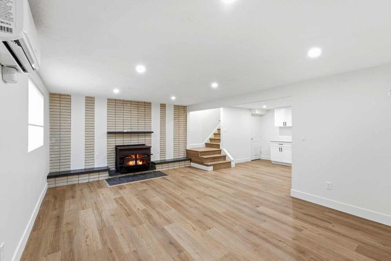 8284 Se - Photo 5 of 15