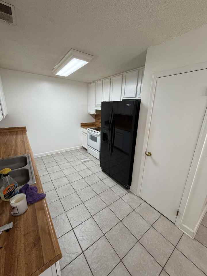 934 Pop Laurin Ln #1 - Photo 7 of 8