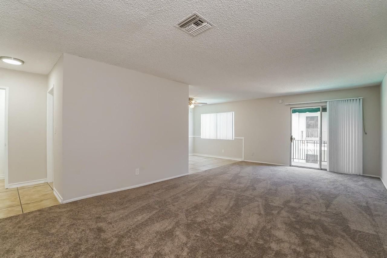 220 E Live Oak St #27 - Photo 2 of 10