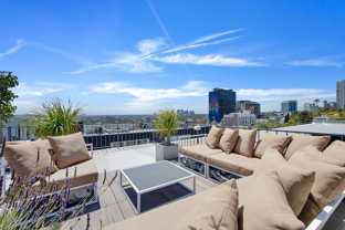 1147 N Clark St #306 - Photo 1 of 1