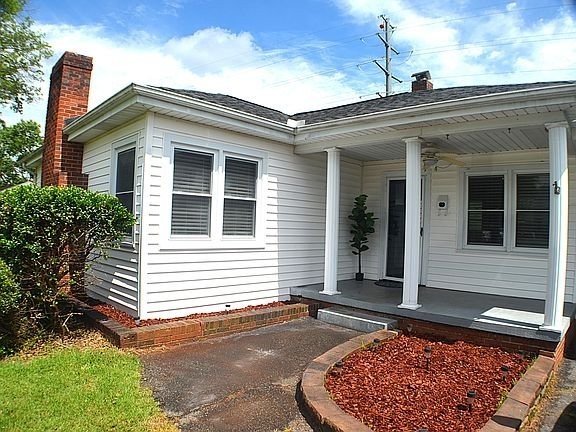 101 Lenore Ave - Photo 2 of 8