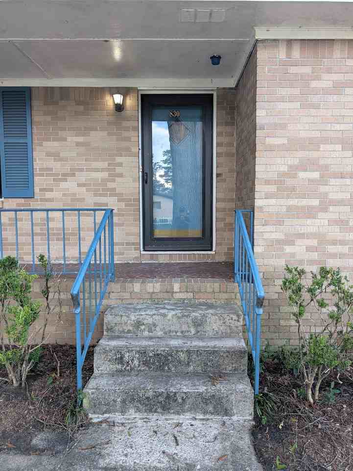 830 Armour St - Photo 5 of 23