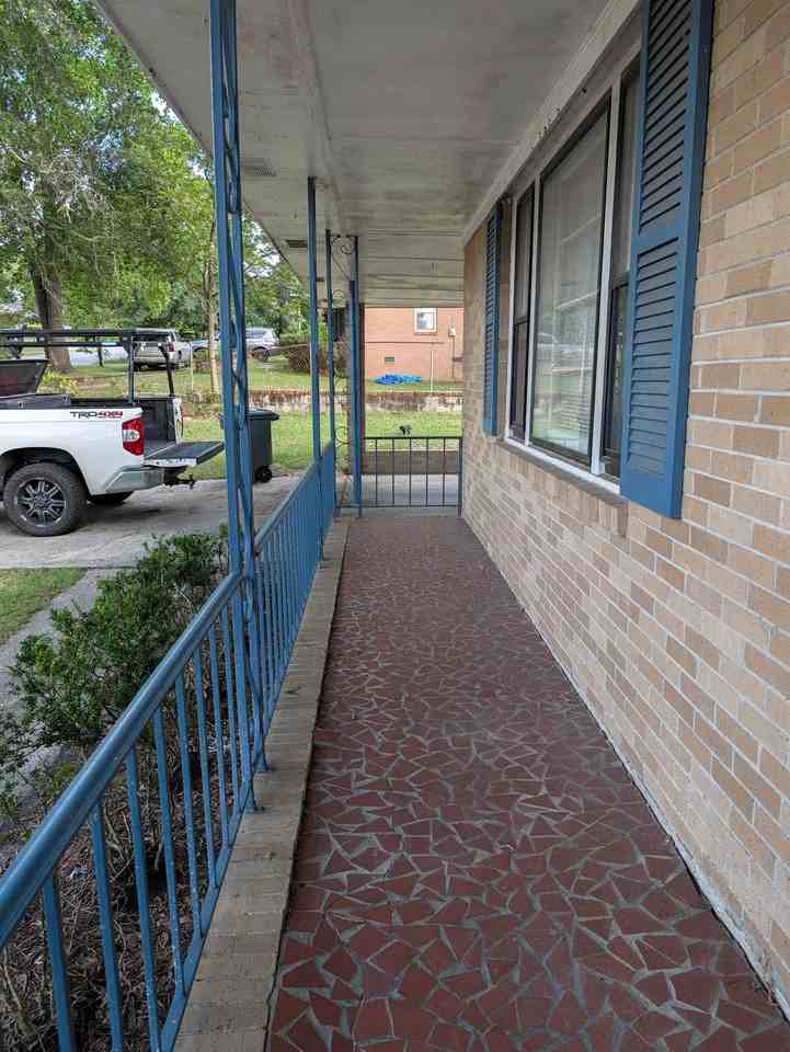830 Armour St - Photo 6 of 23