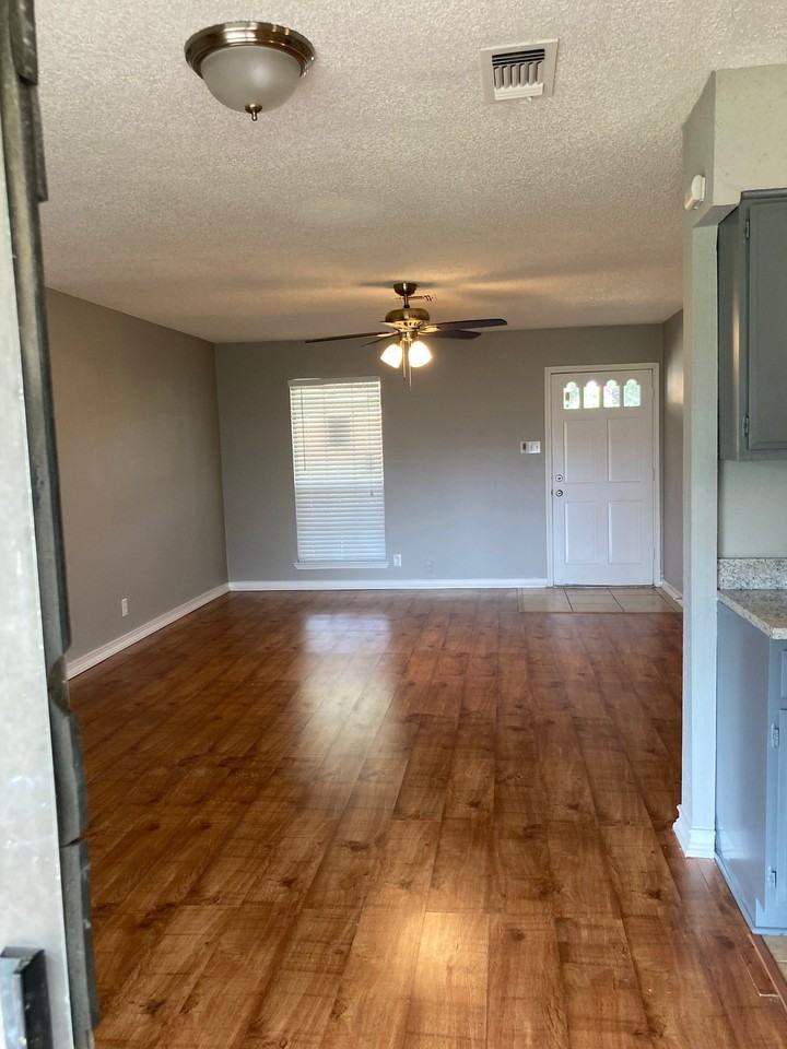 4527 Lakebend West Dr - Photo 3 of 18