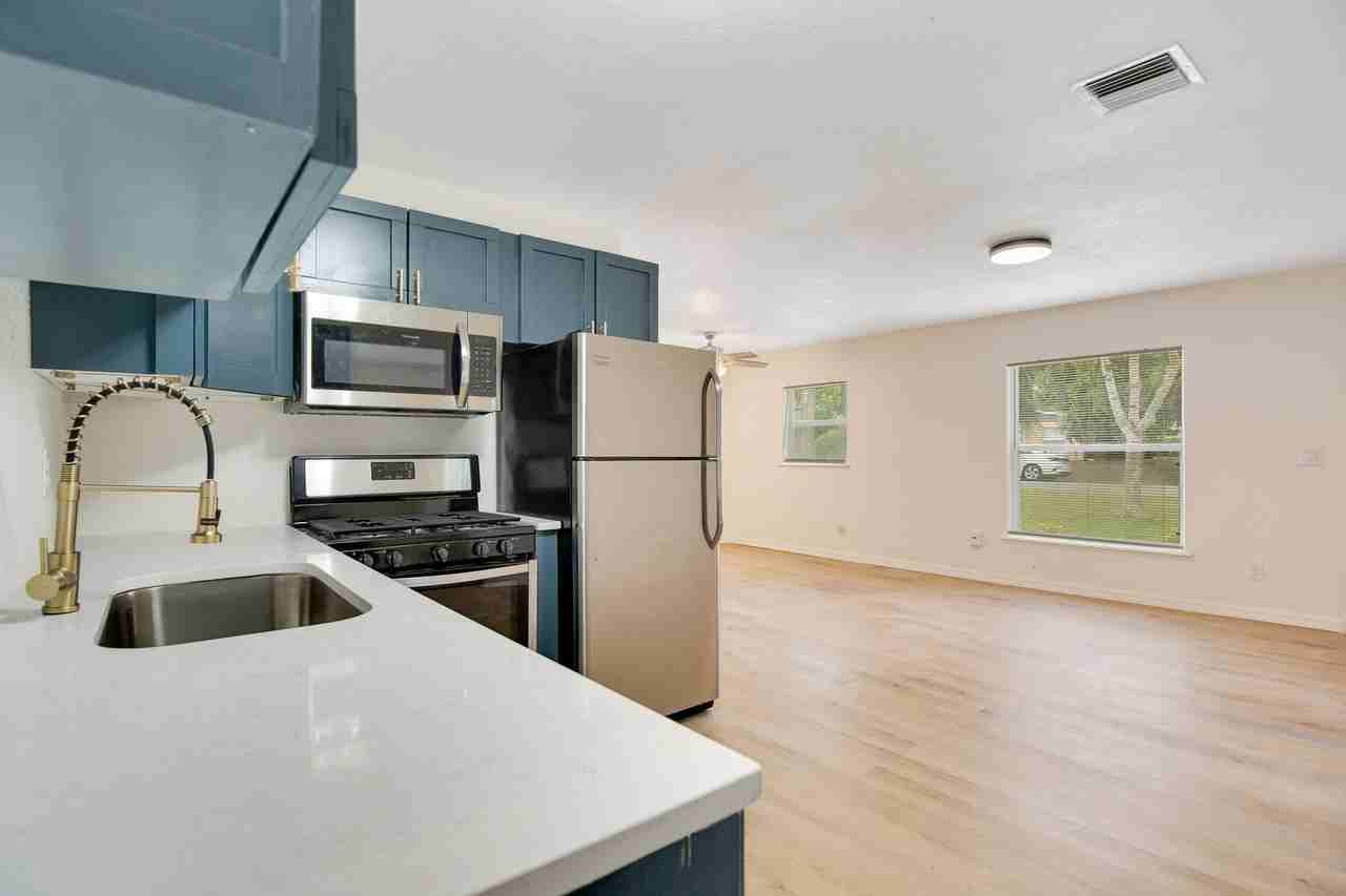 113 Kendra Ave - Photo 2 of 19