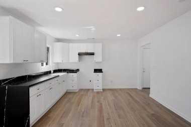 227 Maple St - Photo 6 of 14