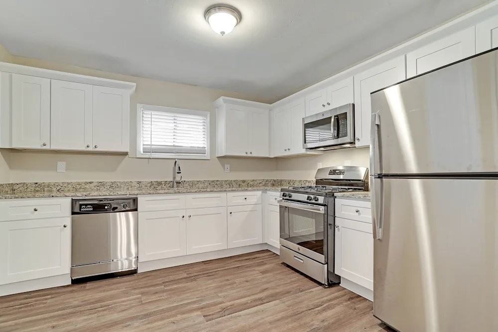2303 Ousley Ct - Photo 3 of 10
