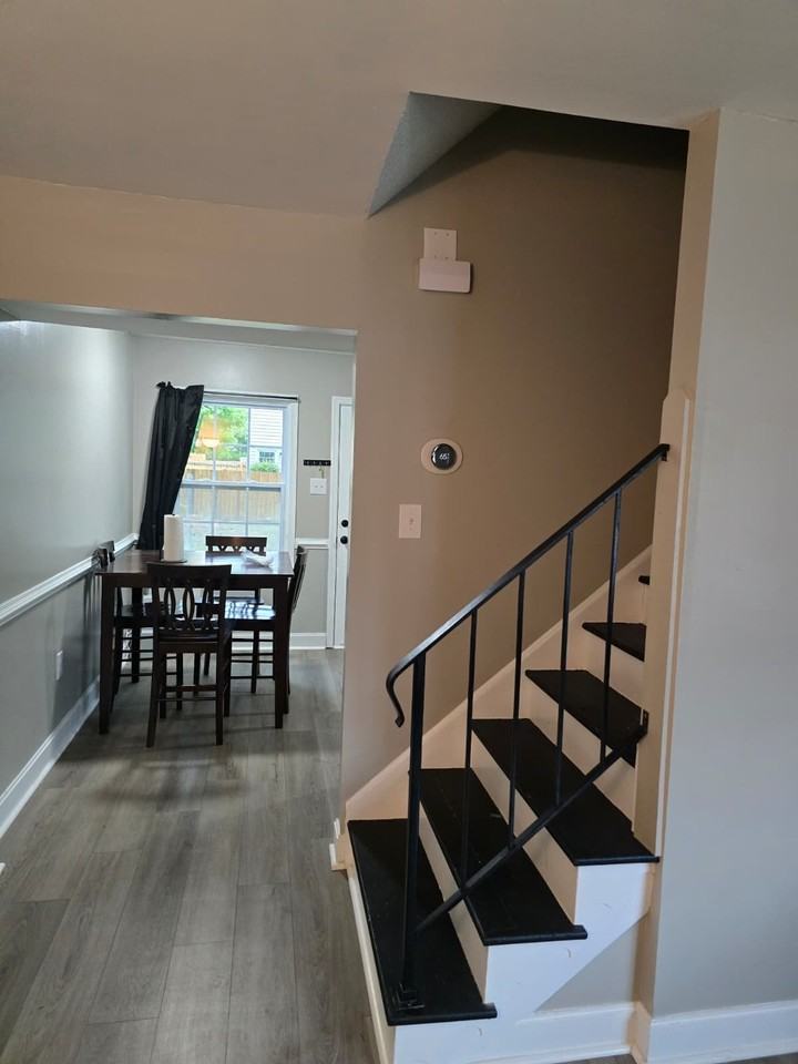 999 Acreview Dr - Photo 2 of 8