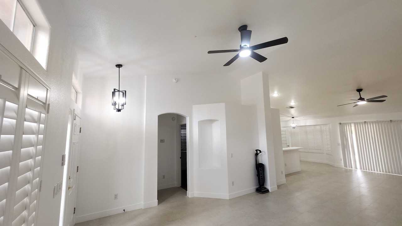 1410 E Bruce Ave - Photo 6 of 12