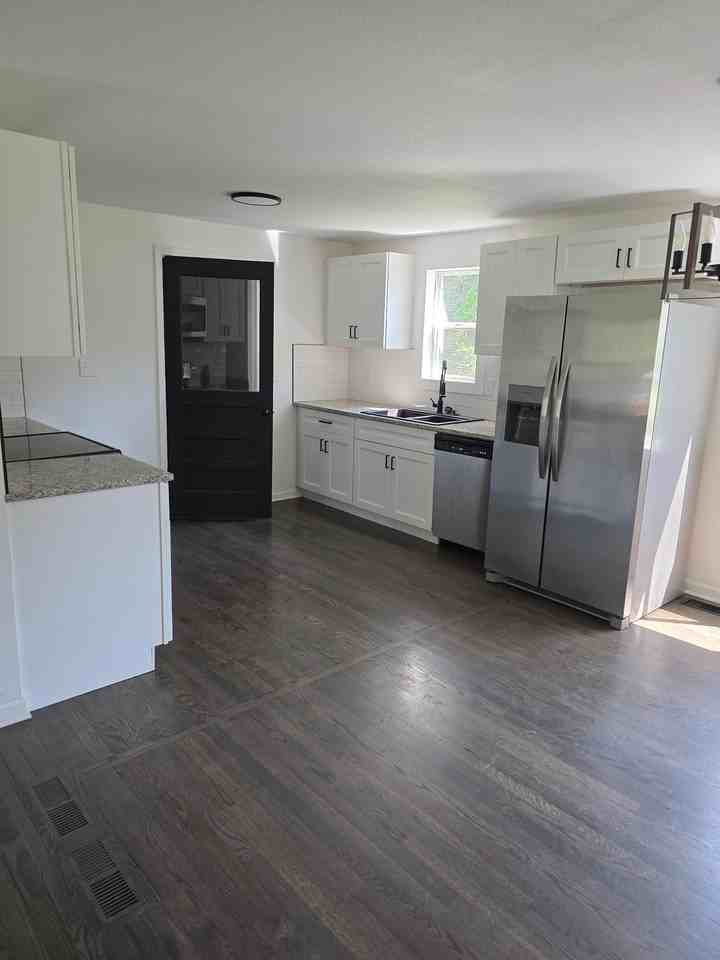 5419 Ridgeway Ave - Photo 3 of 17