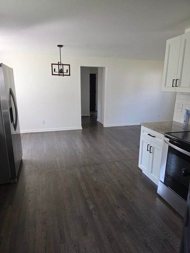 5419 Ridgeway Ave - Photo 4 of 17