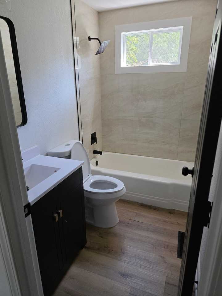 5419 Ridgeway Ave - Photo 5 of 17