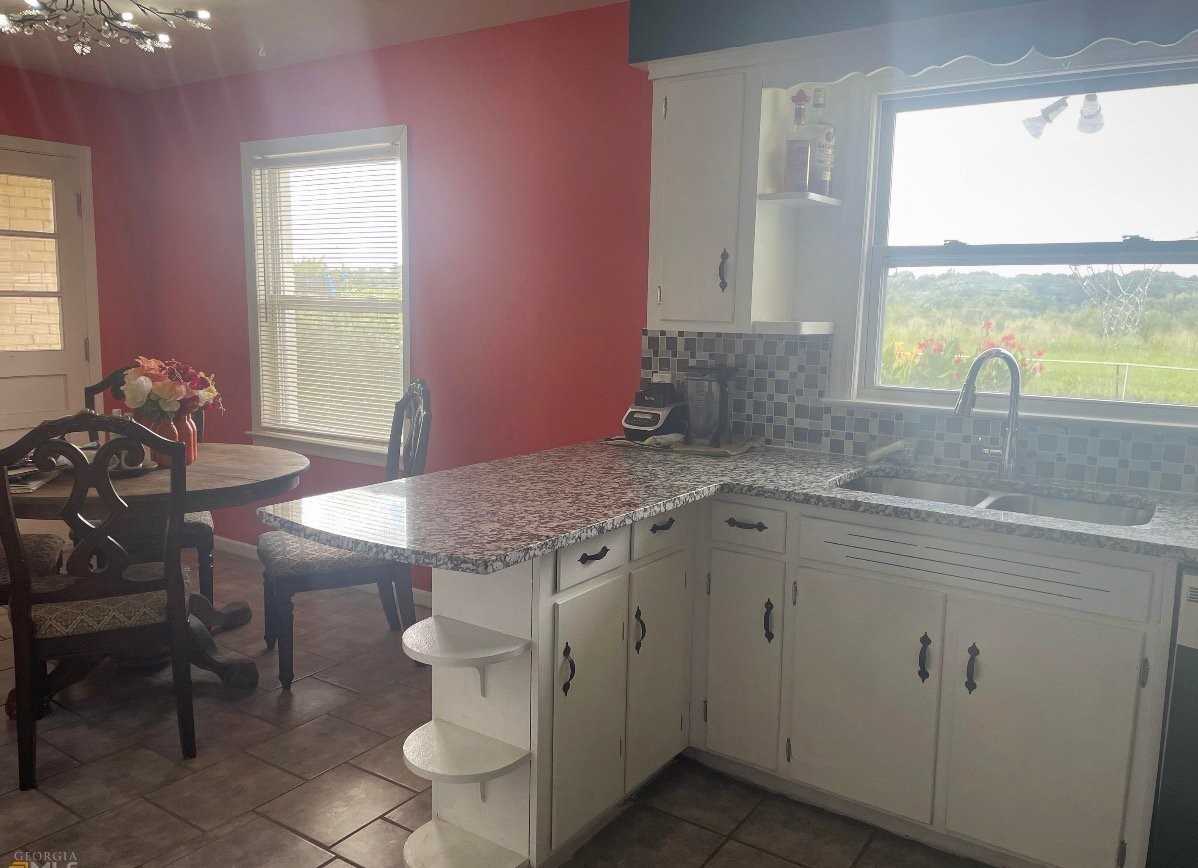 2725 Blan St - Photo 3 of 9