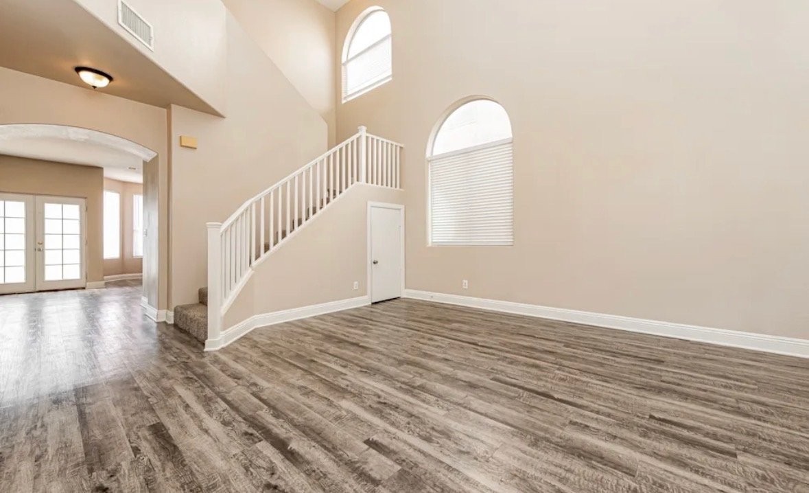 9297 Thunderbolt Ct - Photo 3 of 7