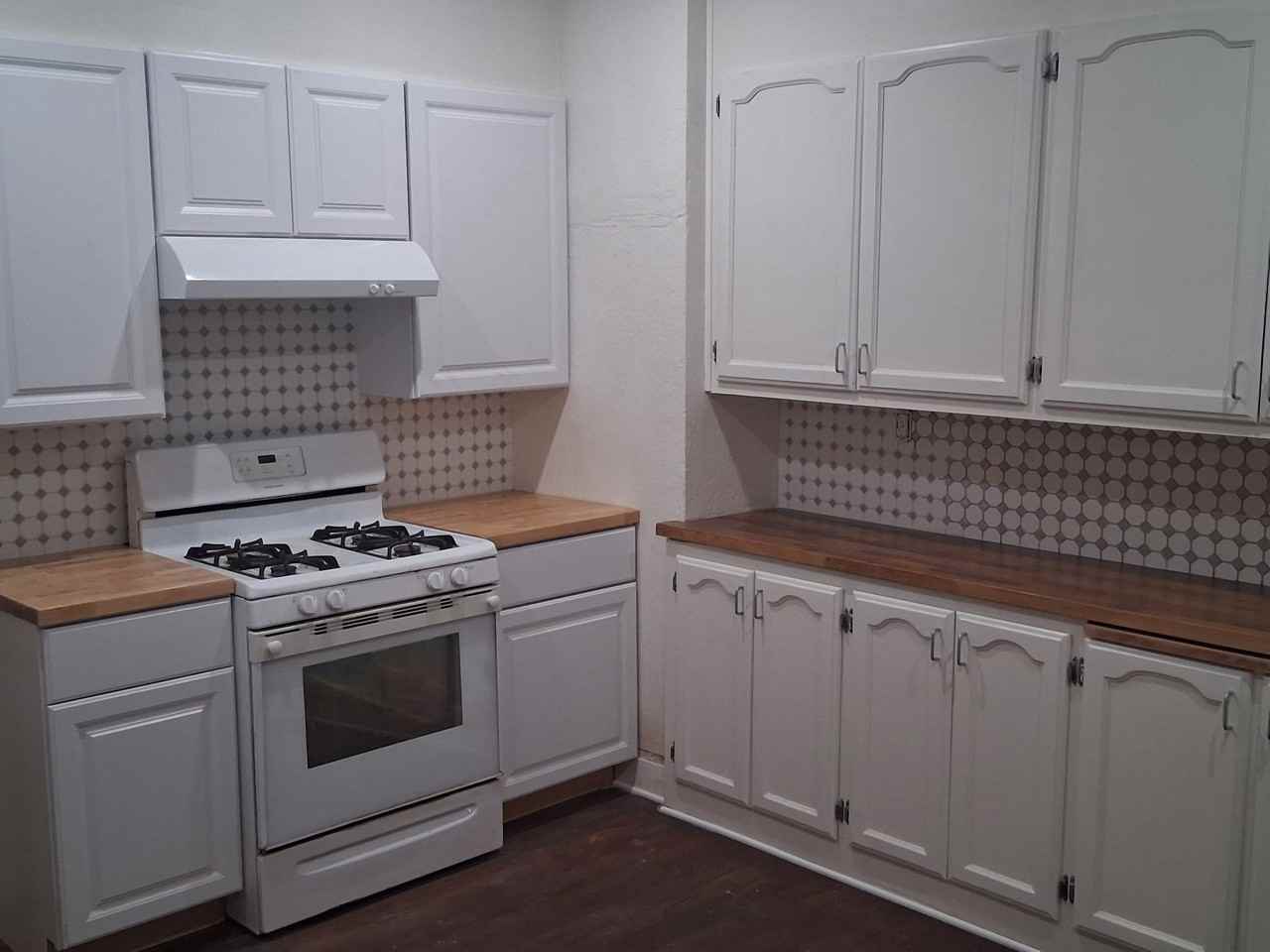721 S Church St - Photo 2 of 5