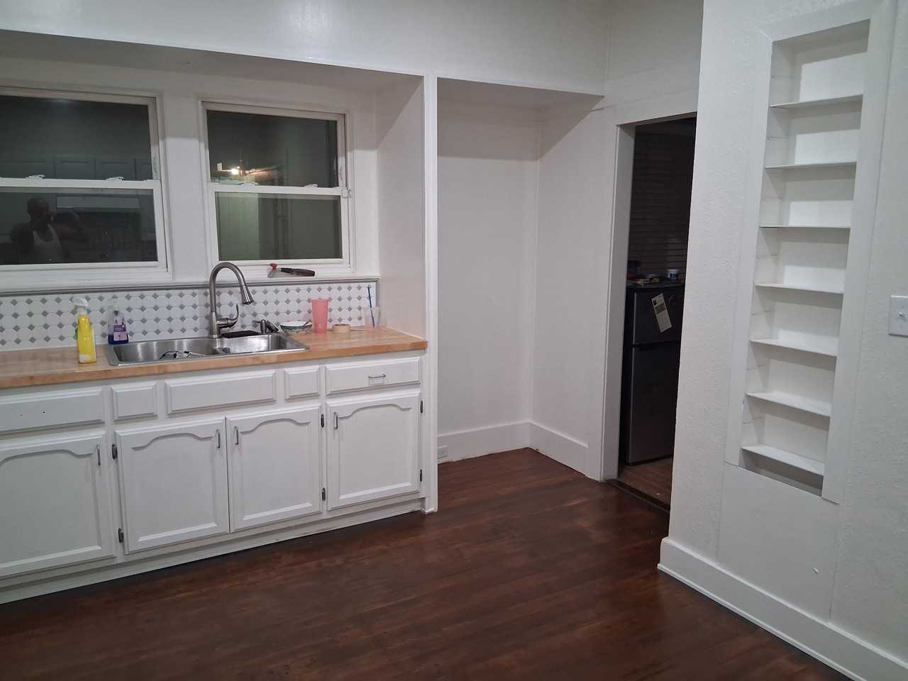 721 S Church St - Photo 4 of 5