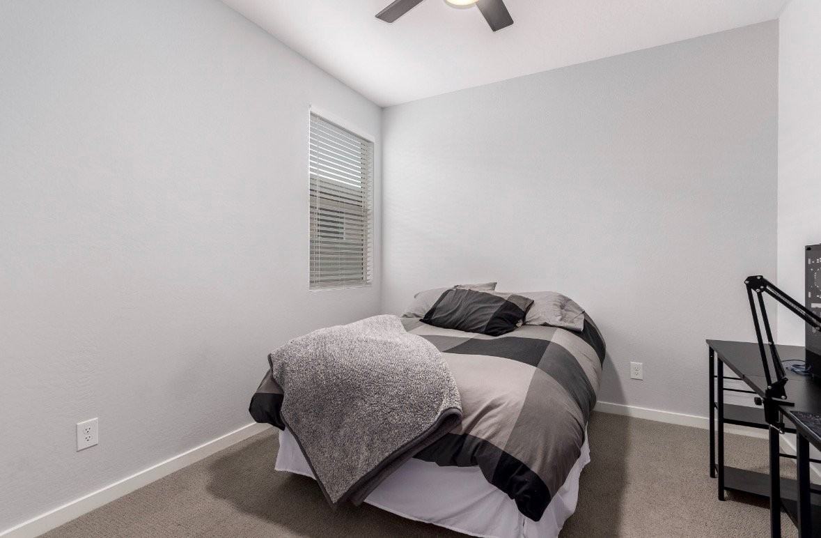 12554 W Candelaria Dr - Photo 5 of 10