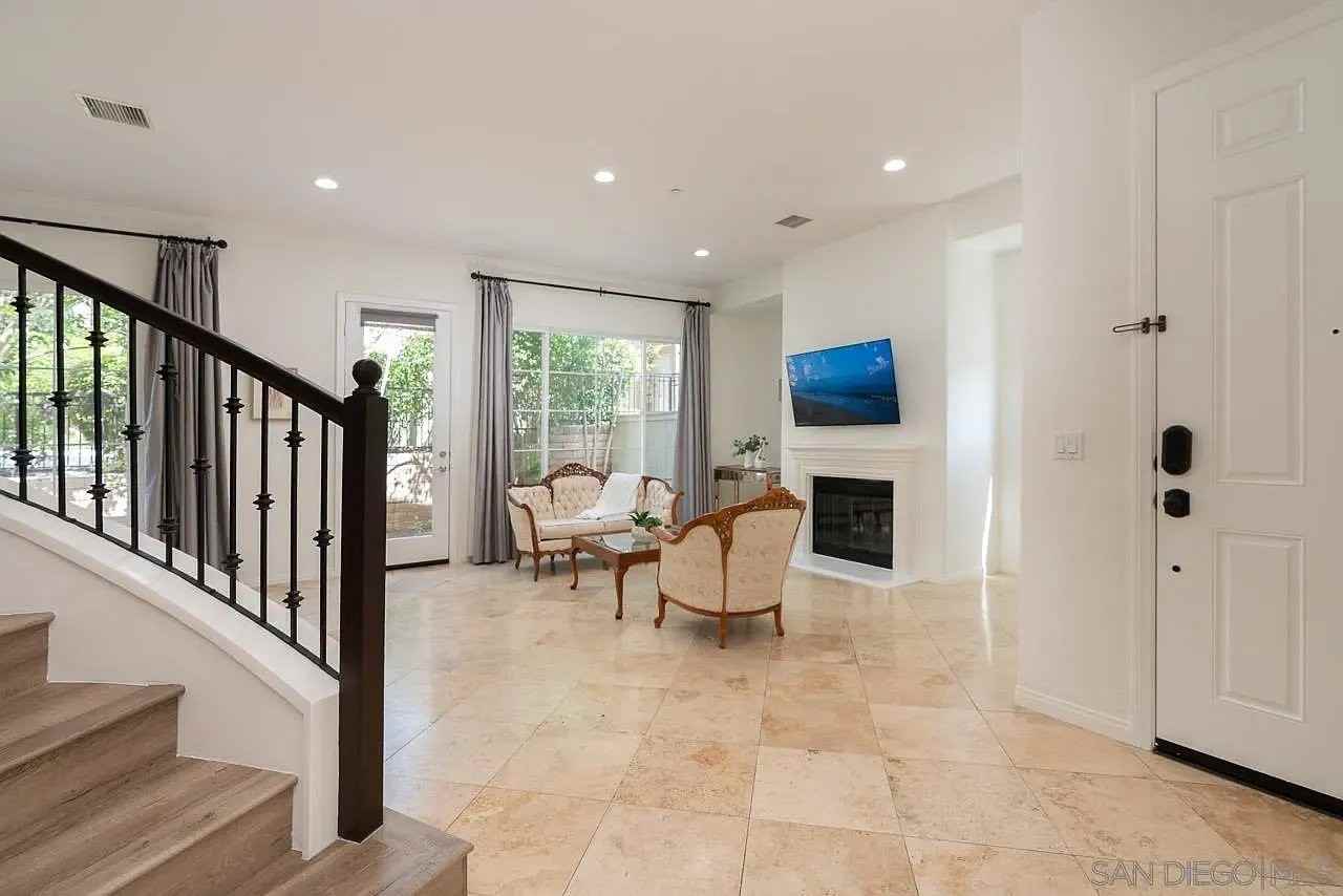 3822 Quarter Mile Dr - Photo 4 of 20