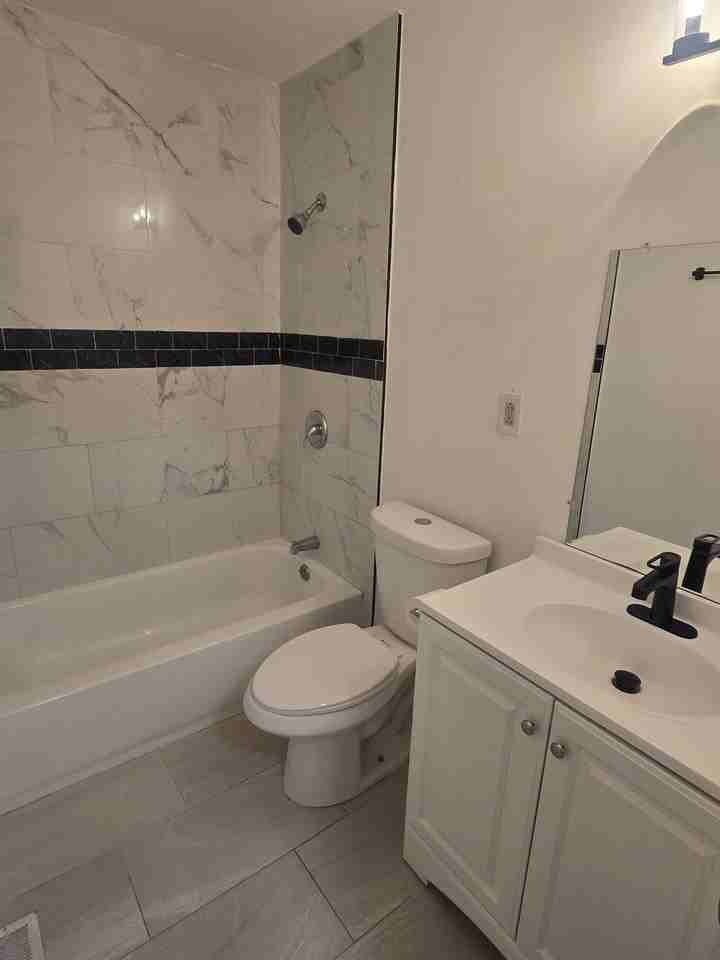 101 S Sycamore Ln - Photo 4 of 13