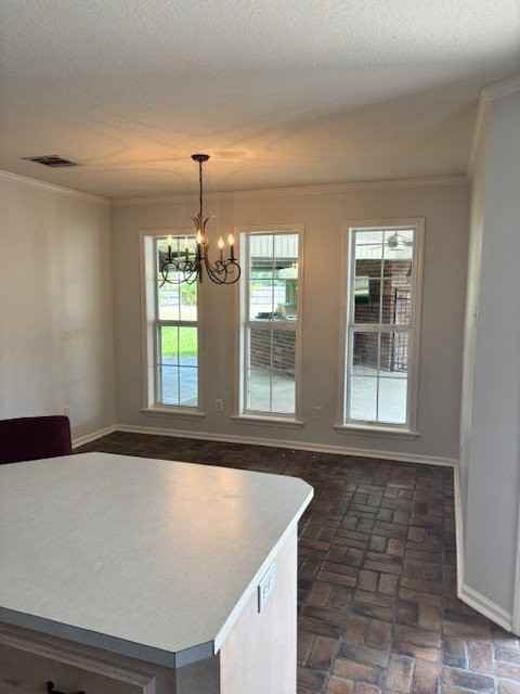 1051 Jeanne St - Photo 3 of 14