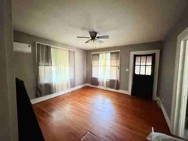 706 3rd St - Photo 3 of 7