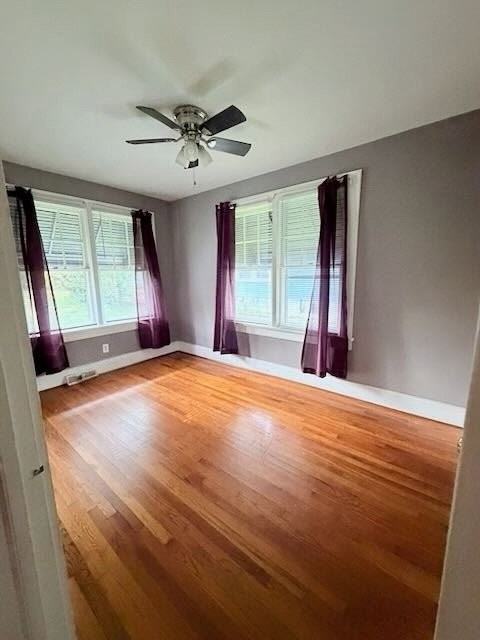 706 3rd St - Photo 4 of 7