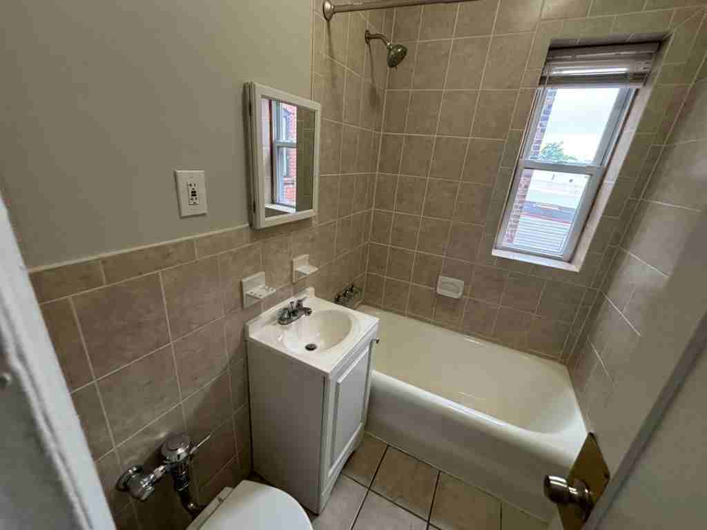 164 Sterling Ave #41 - Photo 5 of 7