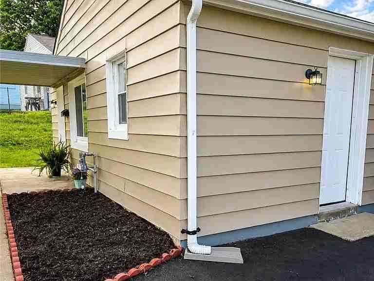 2823 Revels Ave - Photo 3 of 13