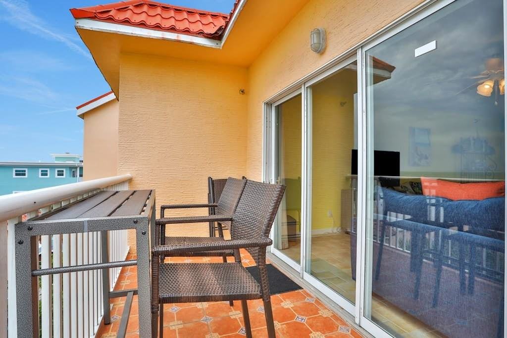 78 Gulf Blvd #9 - Photo 4 of 20