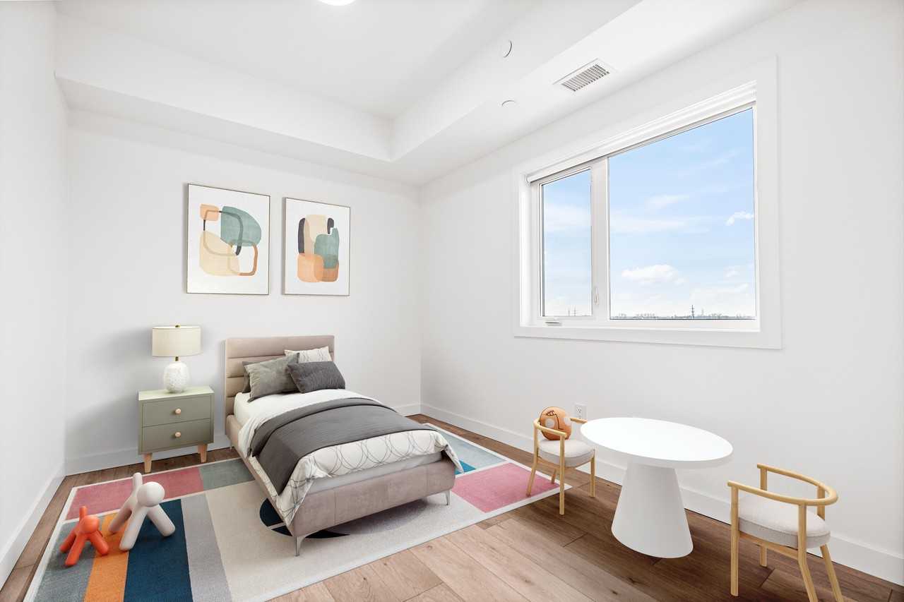 225 Peguis Street - Photo 5 of 34