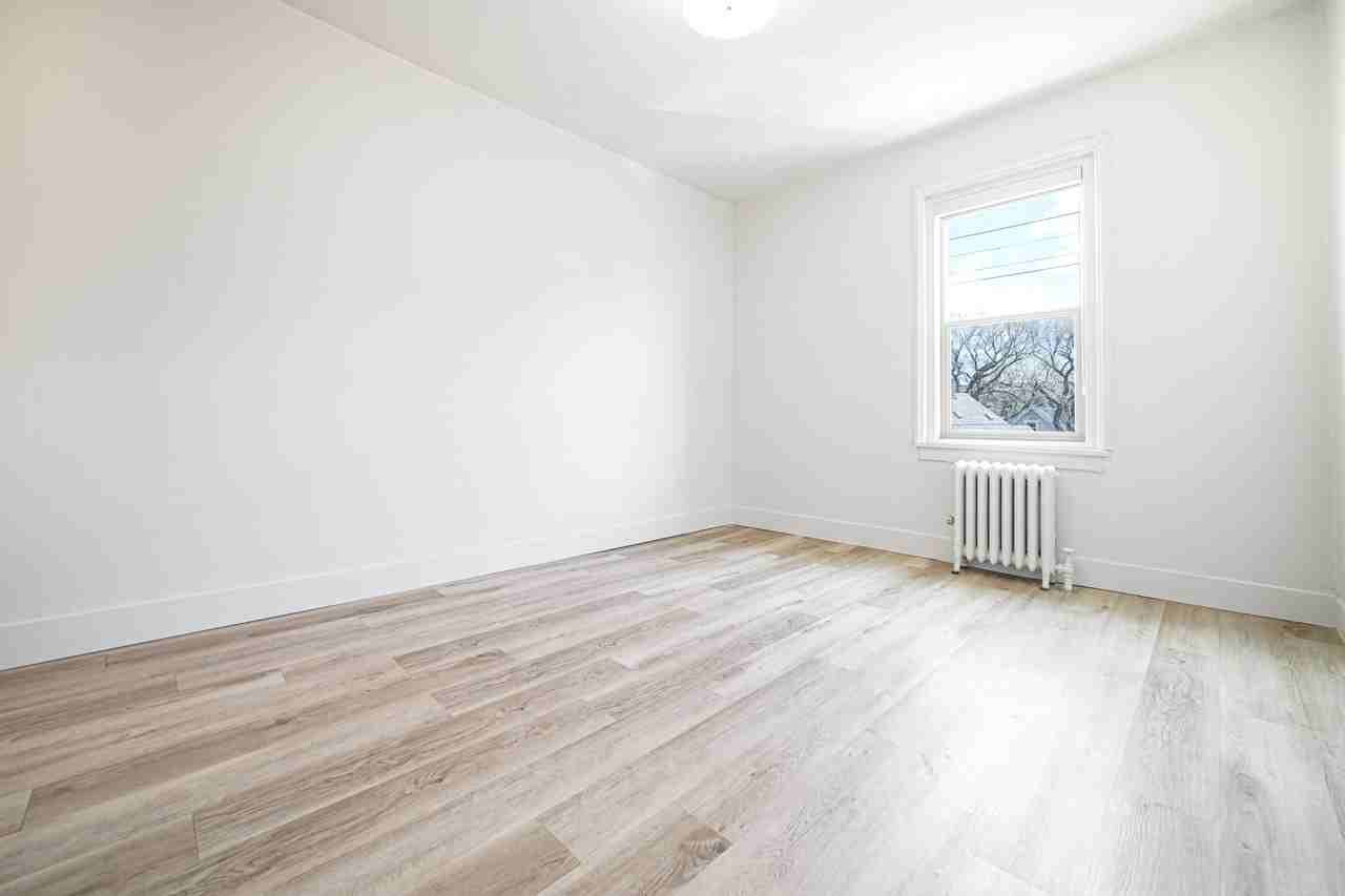 247 Young Street - Photo 3 of 24