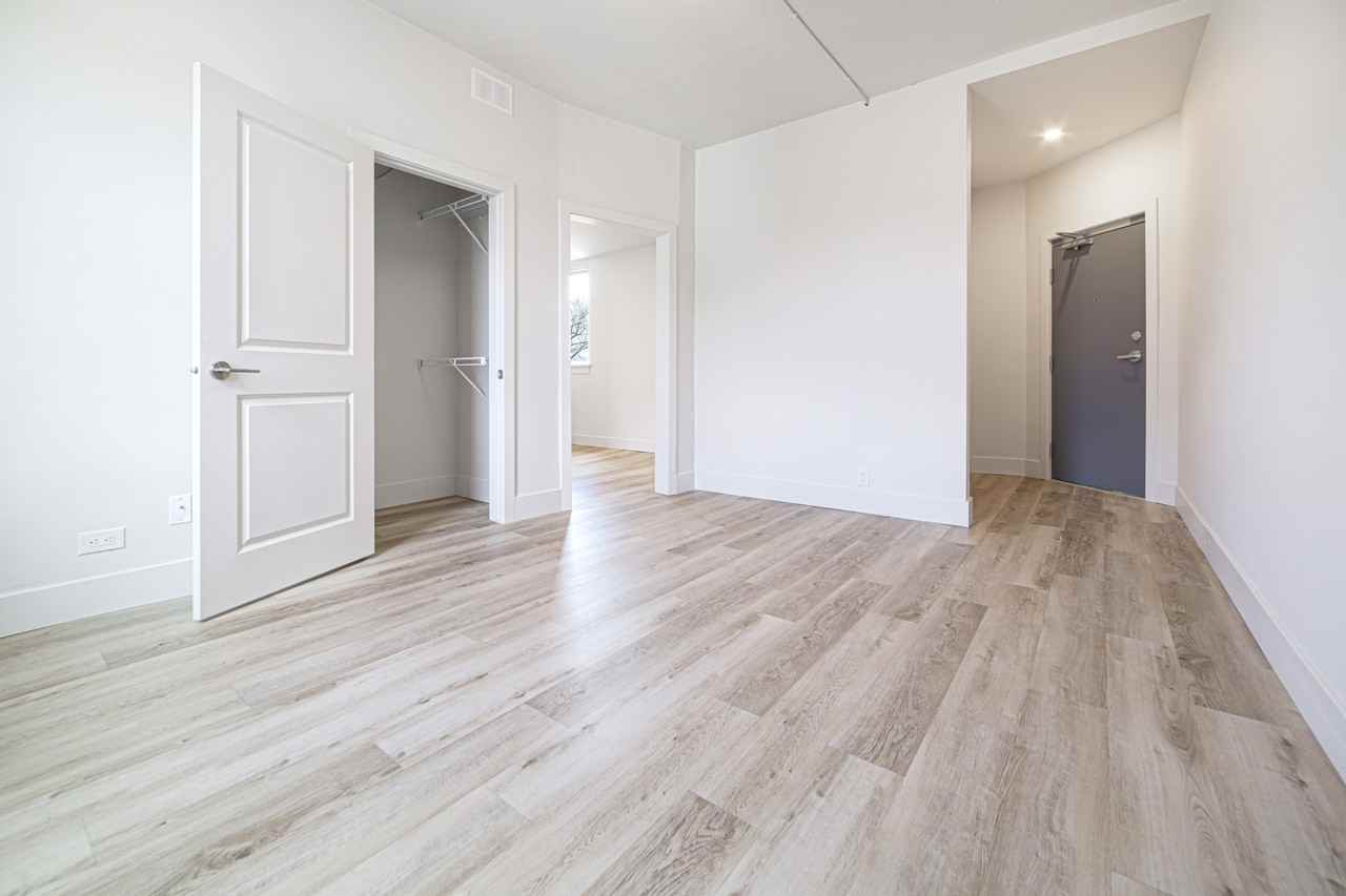 247 Young Street - Photo 4 of 24