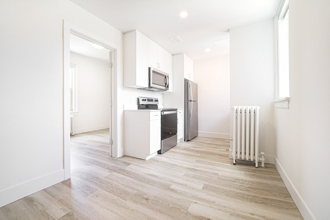 247 Young Street - Photo 7 of 24