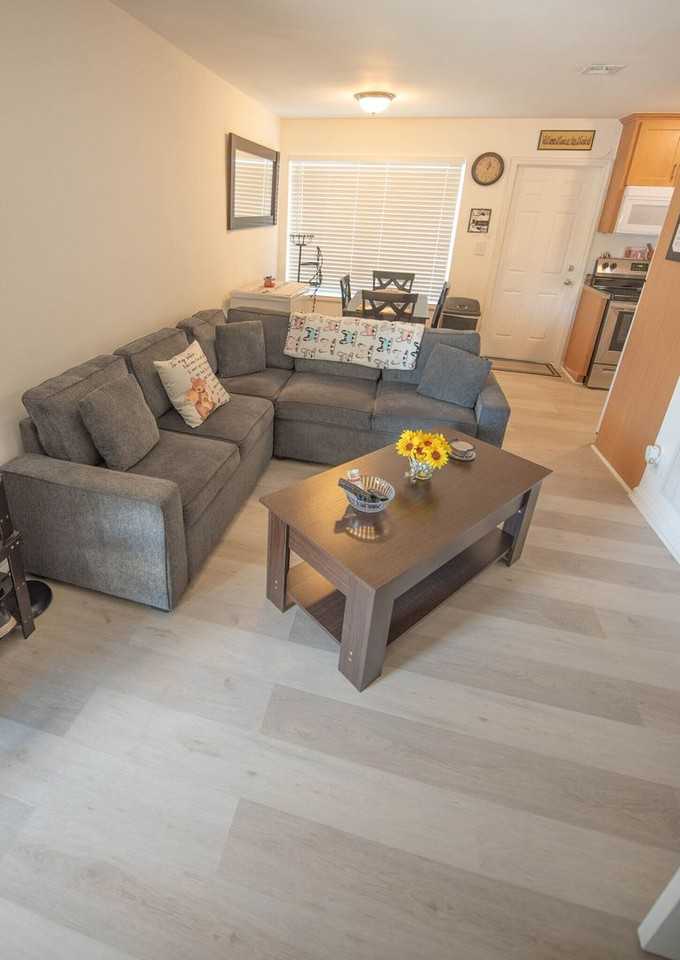 Imperial Apartments - Photo 4 of 6