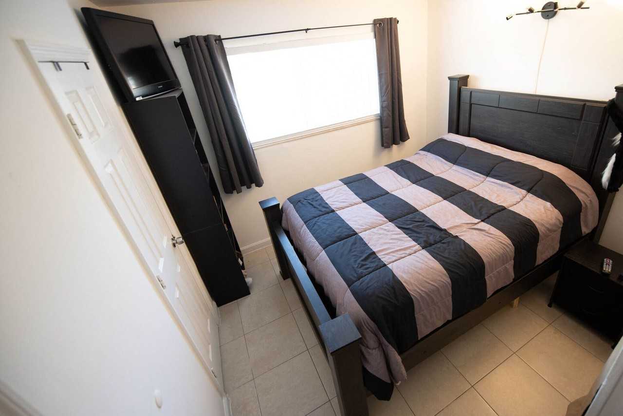 Imperial Apartments - Photo 6 of 6