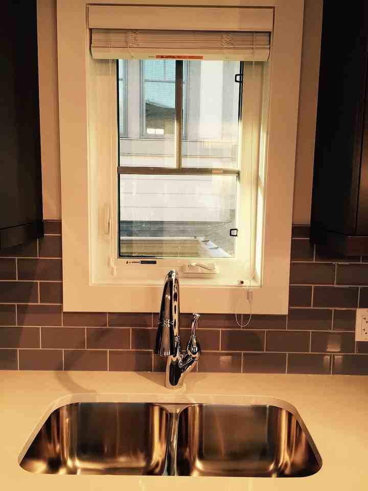 68 Dieppe Dr Sw - Photo 3 of 9