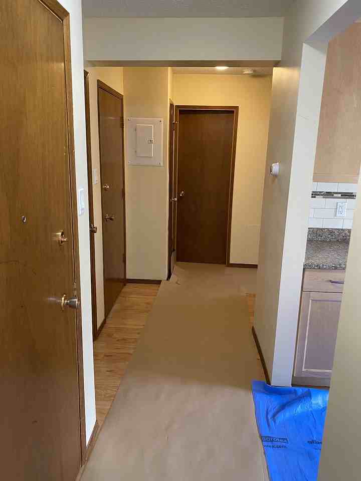 10210 106 Ave Nw - Photo 4 of 14
