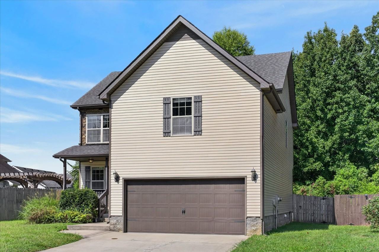 3640 Fox Tail Dr - Photo 2 of 40