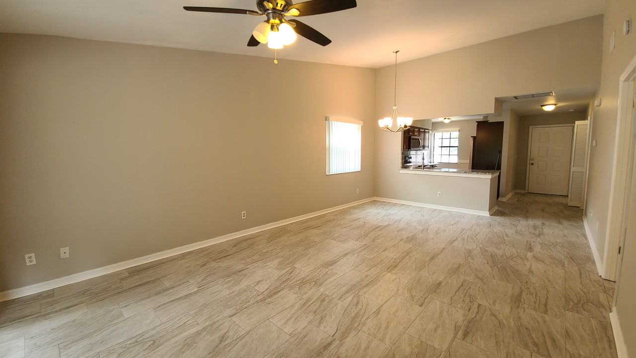 945 Stonybrook Cir #NA - Photo 7 of 32