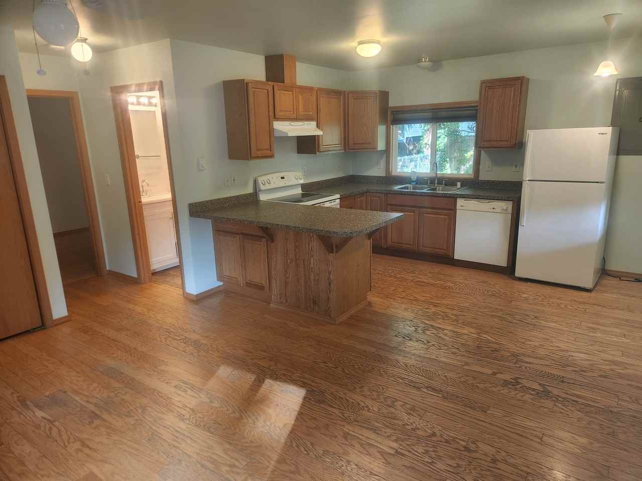 4608 15th Ave Ne #NA - Photo 4 of 12