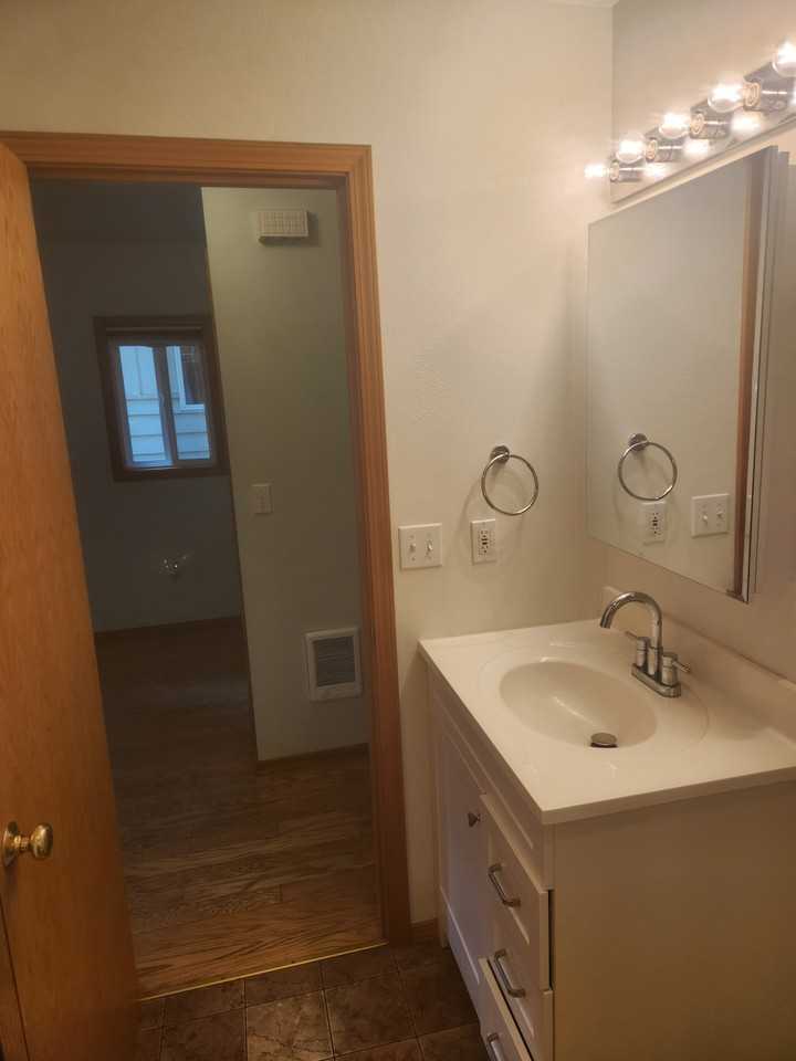 4608 15th Ave Ne #NA - Photo 6 of 12