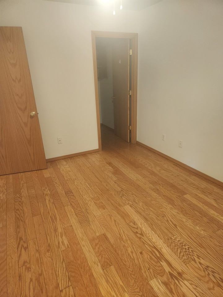 4608 15th Ave Ne #NA - Photo 7 of 12