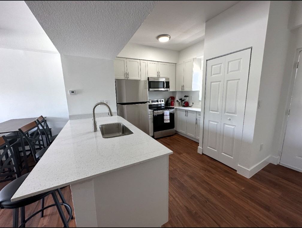 1638 Sw 3rd St #303 - Photo 2 of 14