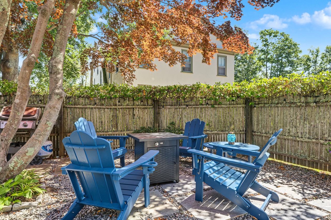 397 Gibbs Ave #B - Photo 2 of 11